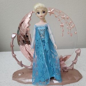Disney Princess Frozen Elsa Classic Doll